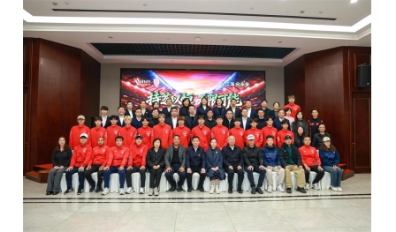 珂締緣足球俱樂(lè)部與南通諾德學(xué)校、安惠生物科技開(kāi)展聯(lián)誼活動(dòng)